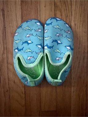 Sun smart 5/6  Shark Print Slip-On Water Shoes - Light Blue/Green